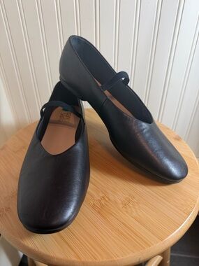Franco Sarto Black Leather Mary Jane Flats with Elastic Strap